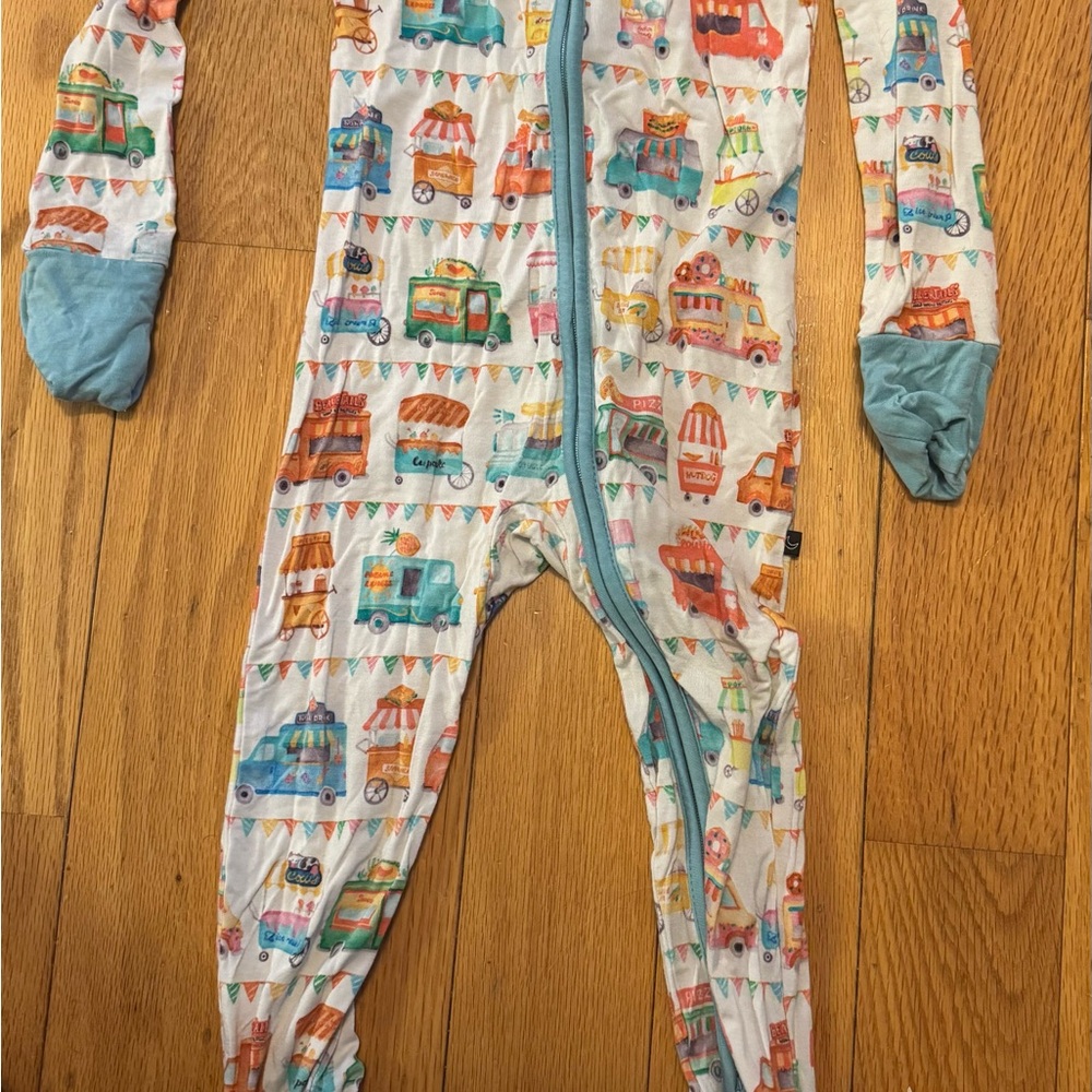 The Sleepy Sloth 18-24m food truck zippy
